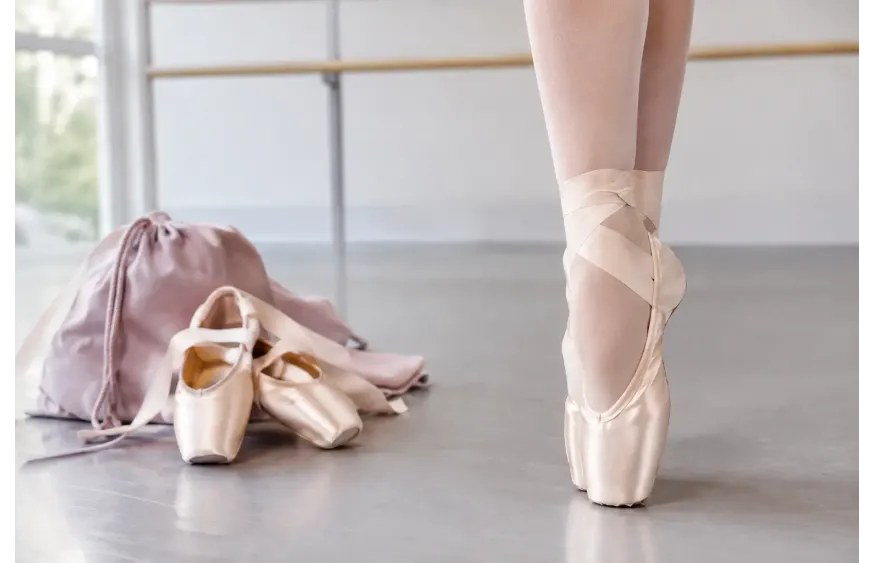 Pointe Shoes: Fit, T..